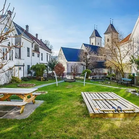 Apartment On One Of Bergen's Finest Streets *