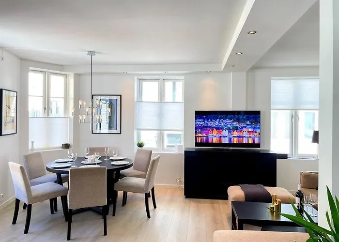 On One Of Bergen's Finest Streets Διαμέρισμα *